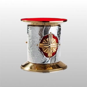 TRON POD MONSTRANCJE