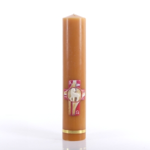 ŚWIECA WOSK 1.0 Z APLIKACJĄ BARANEK NA KRZYŻU - WITRAŻ (BEZ DATY) 33/6.5cm