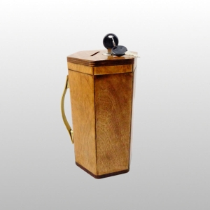 SKARBONKA DREWNIANA - SZEŚCIOKĄTNA 10,5 / 21,5cm - RUDA