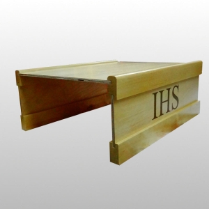 TRON POD MONSTRANCJĘ DREWNIANY "IHS" - 40 / 28,5cm - JASNY