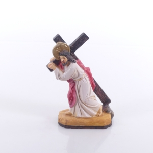 FIGURKA CHRYSTUS DŹWIGAJĄCY KRZYŻ - 12CM