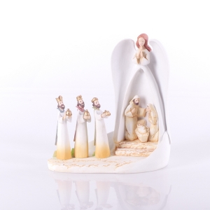 SZOPKA ŚWIECĄCA ANIOŁ + 3 KRÓLOWIE, BIAŁA 15cm, 4 elem.