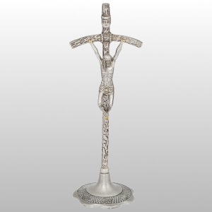 KRZYŻ STOJĄCY PAPIESKI KOLOR SREBRO-PATYNA 18,5CM