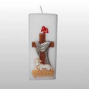 ŚWIECA KWADRAT 70/170 APLIKACJA WIELKANOC NOWA, BARANEK LEŻĄCY, KRZYŻ, NAPIS ALLELUJA, BIAŁA