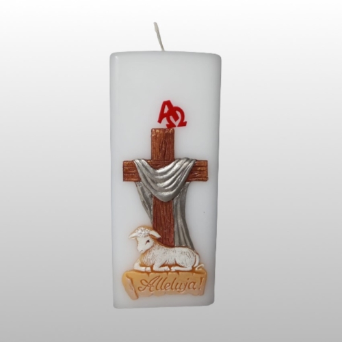 ŚWIECA KWADRAT 70/170 APLIKACJA WIELKANOC NOWA, BARANEK LEŻĄCY, KRZYŻ, NAPIS ALLELUJA, BIAŁA
