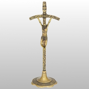 KRZYŻ STOJĄCY PAPIESKI MOSIĄDZ-PATYNA 18,5CM