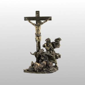 FIGURA UKRZYŻOWANIE 21,5 CM